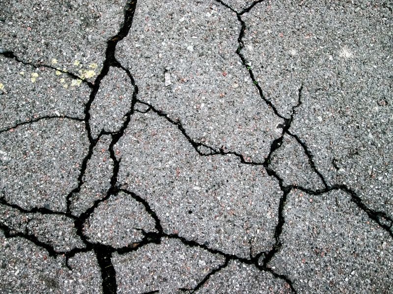 Signs It’s Time To Seal Your Asphalt Surface