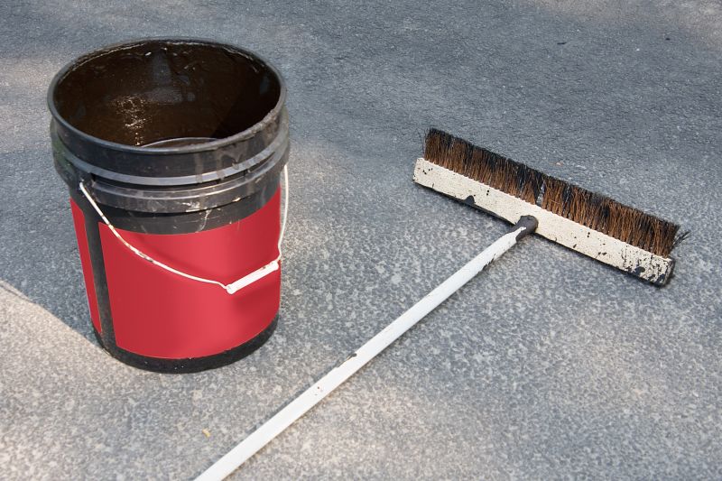 Tar Driveway Sealing in Tampa, FL